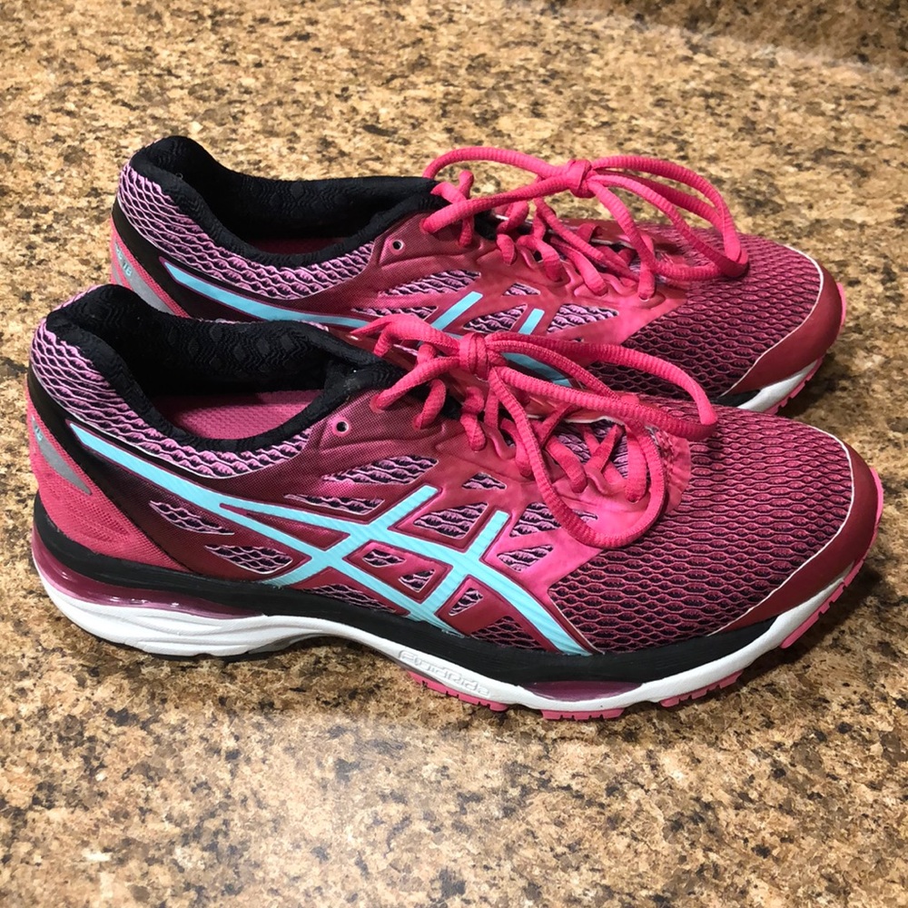 Asics women’s tennis shoes